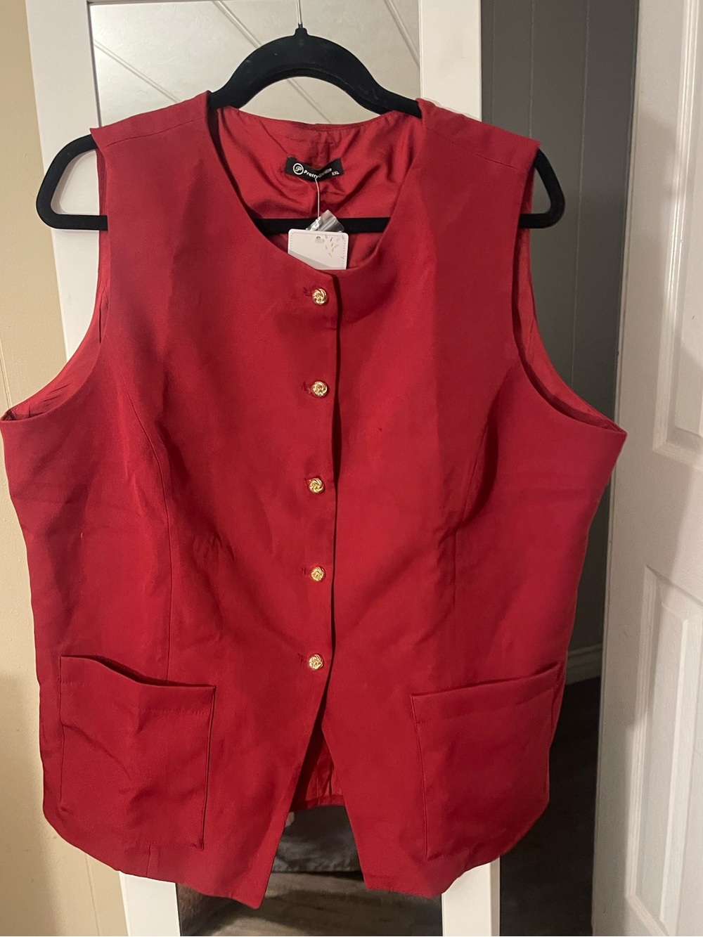 Classic Sleeveless Button-Front Vest - Red